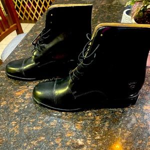 Ariat boots 9.5 womens